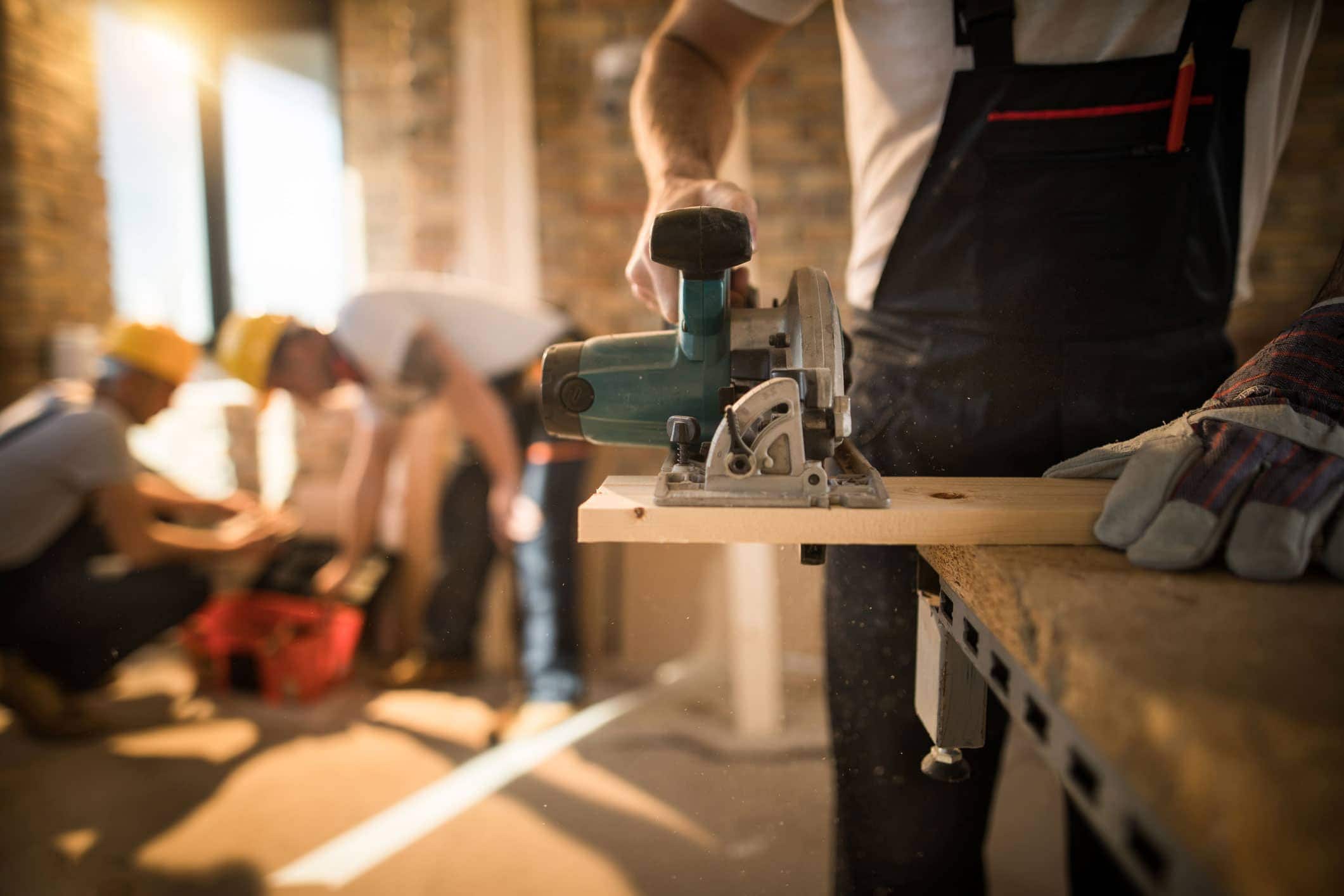 blog-handyman-vs-contractor